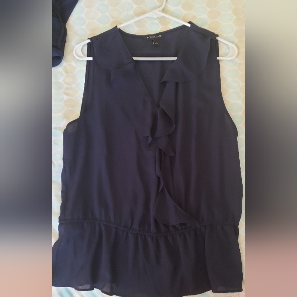 Banana republic sleeveless navy blouse Large